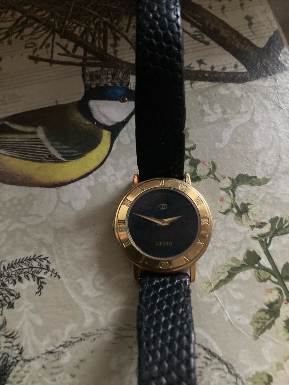 Gucci Black Dial Gold-Tone Vintage Watch with Black Leather Strap